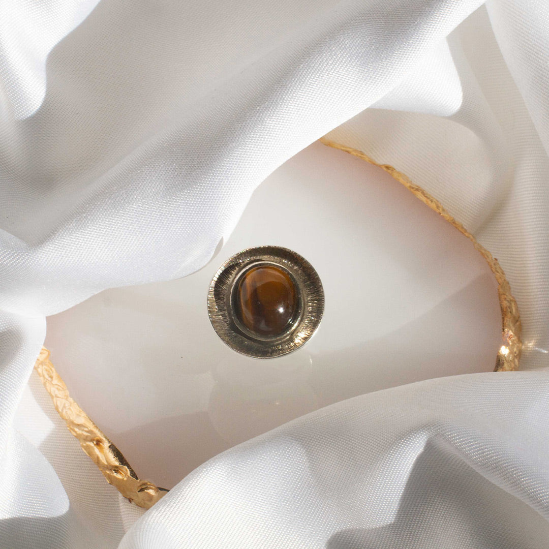 TIGER EYE SUN SHIELD